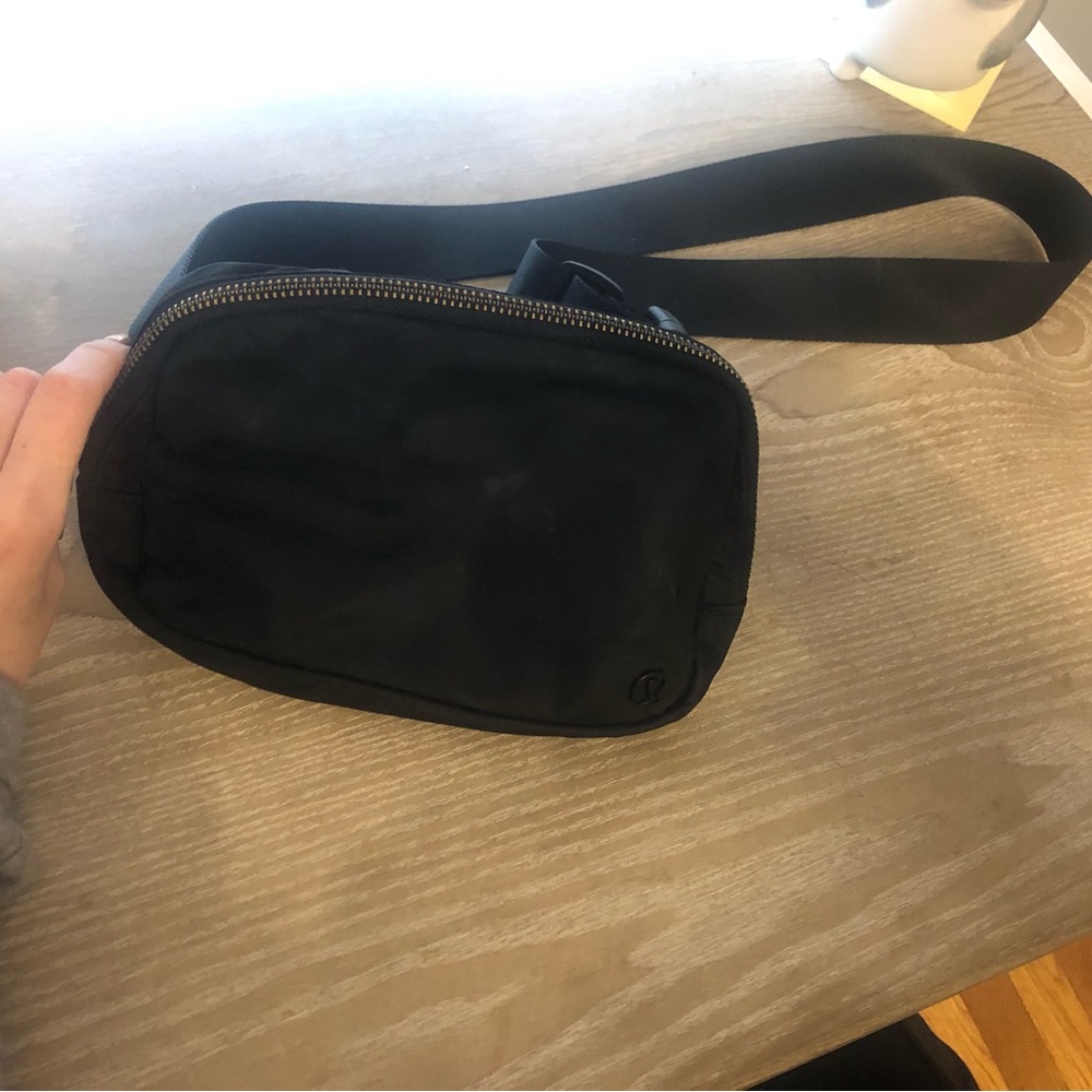 Older version of the lululemon everywhere belt bag